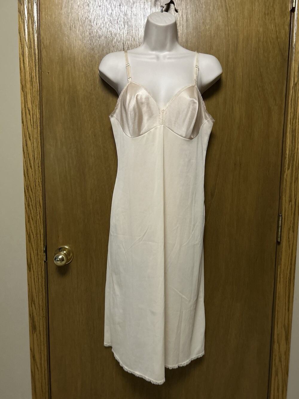 Vintage 70s VANITY FAIR 34 Long Full Dress SLIP Qiana NYLON Coquette PEACH G26